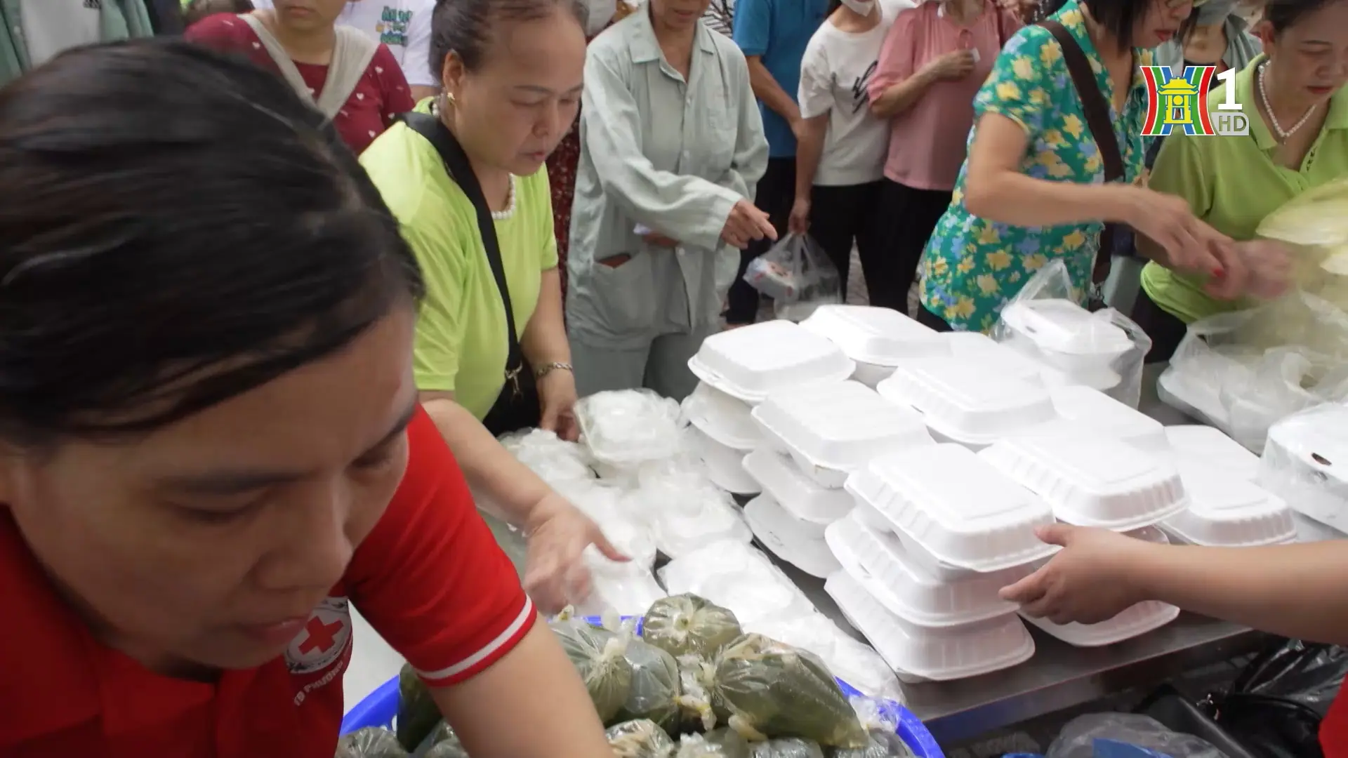 Ấm lòng từ những gói xôi | Người tốt quanh ta | 31/07/2025